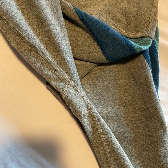 Beyond Yoga space dye grey and blue color block high rise leggings size XS - Picture 7 of 10
